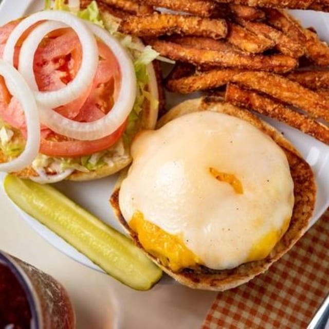 3 O'clock Burger.