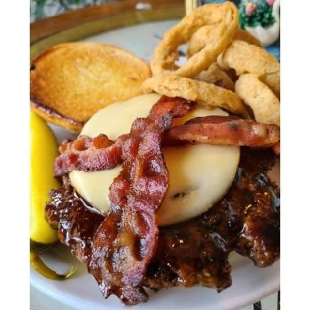 11 O'clock Burger.